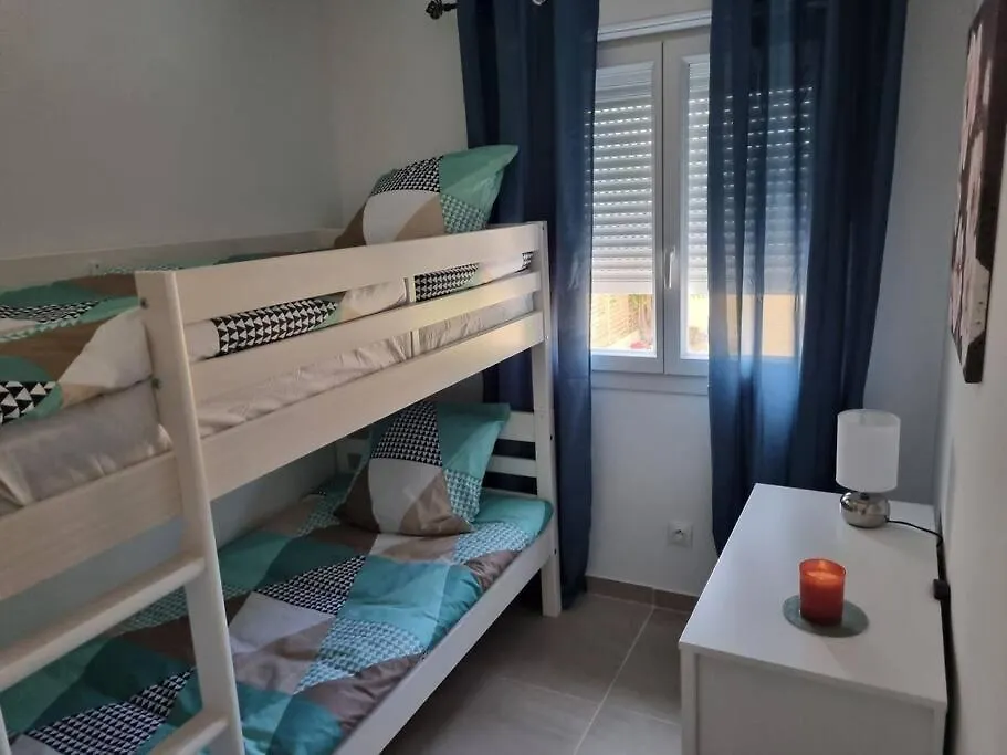 Holiday home Maison Cosy Avec Petit Jardin Avignon France